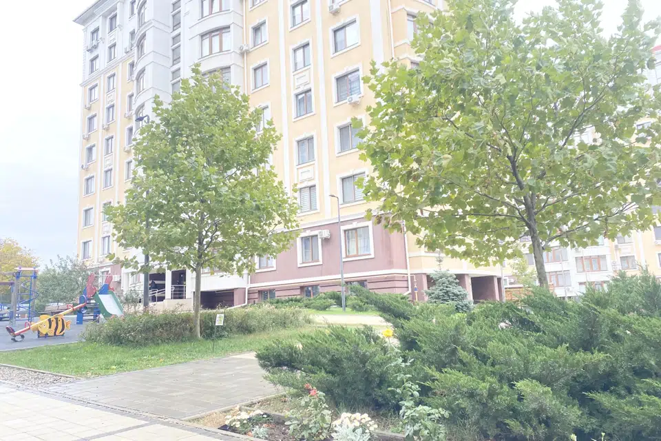 ПРОСТОРНАЯ КВАРТИРА В КЛУБНОМ ЖК