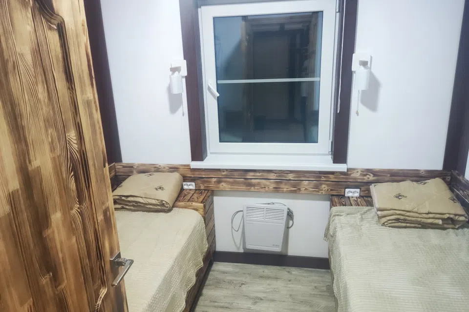 Дом у озера с баней
