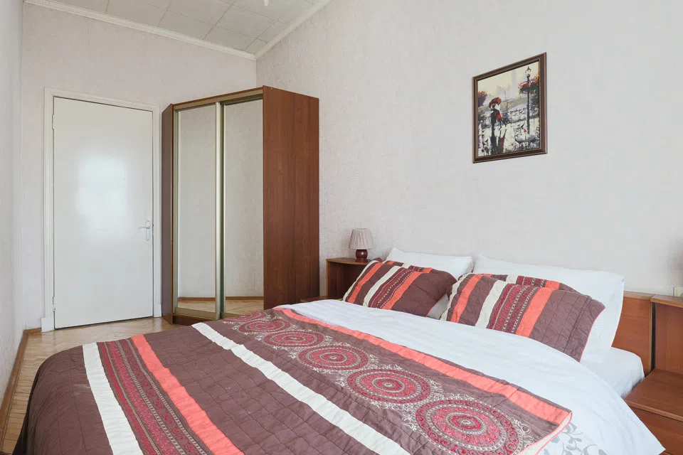 Просторные апартаменты RentDaySpb в доме поэта Н.Гумилева