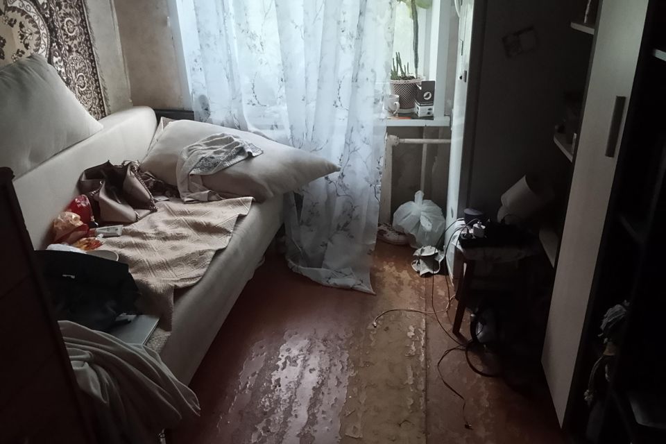 Уютная квартира с видом на тихую старую улицу 