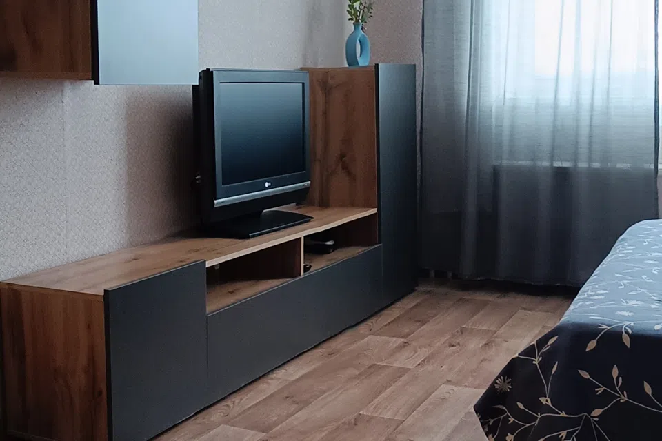 Однокомнатная квартира рядом с МНТК и Заря. Аэропорт.