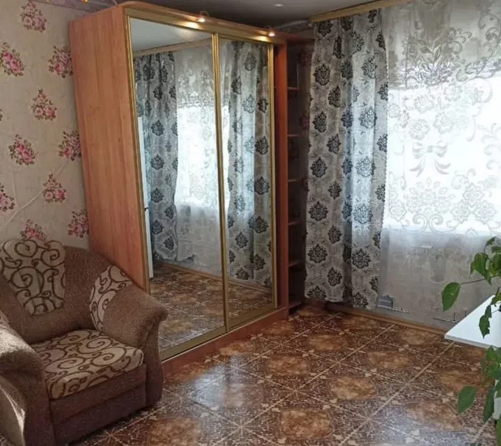 Уютная светлая квартира. Красивый вид из окна.