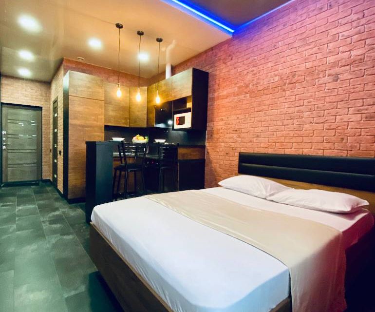 Уютная студия с дизайнерским ремонтом 