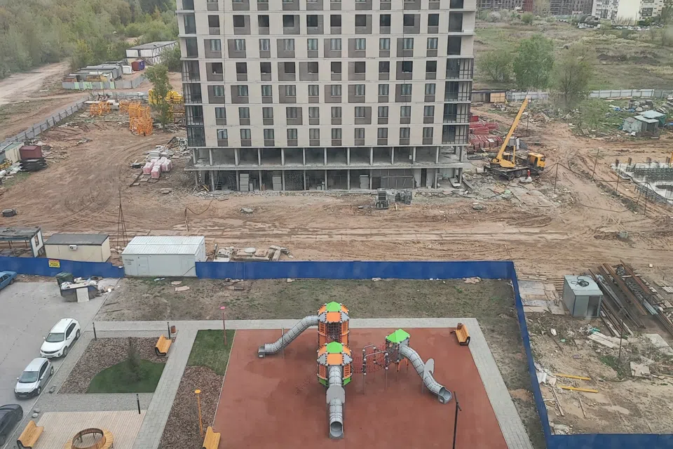 Уютная студия, с видом на реку, рядом с парком.