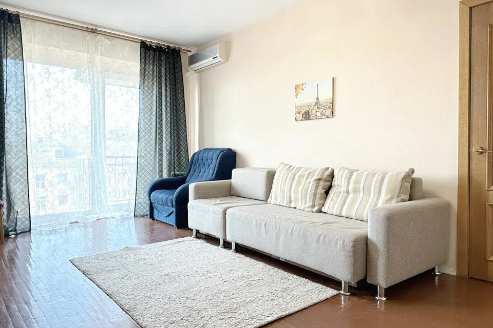 2-к квартира в центре на Кирова 28а