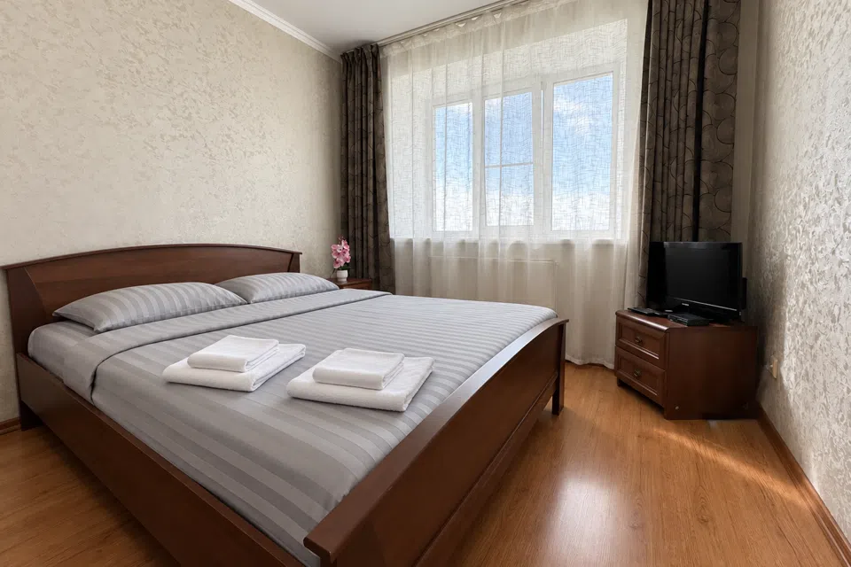 2-комн. квартира на Плеханова д.83