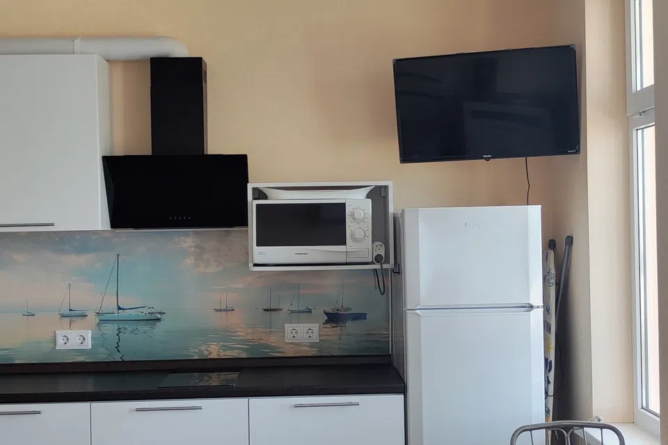 Просторная студия с видом на море. 