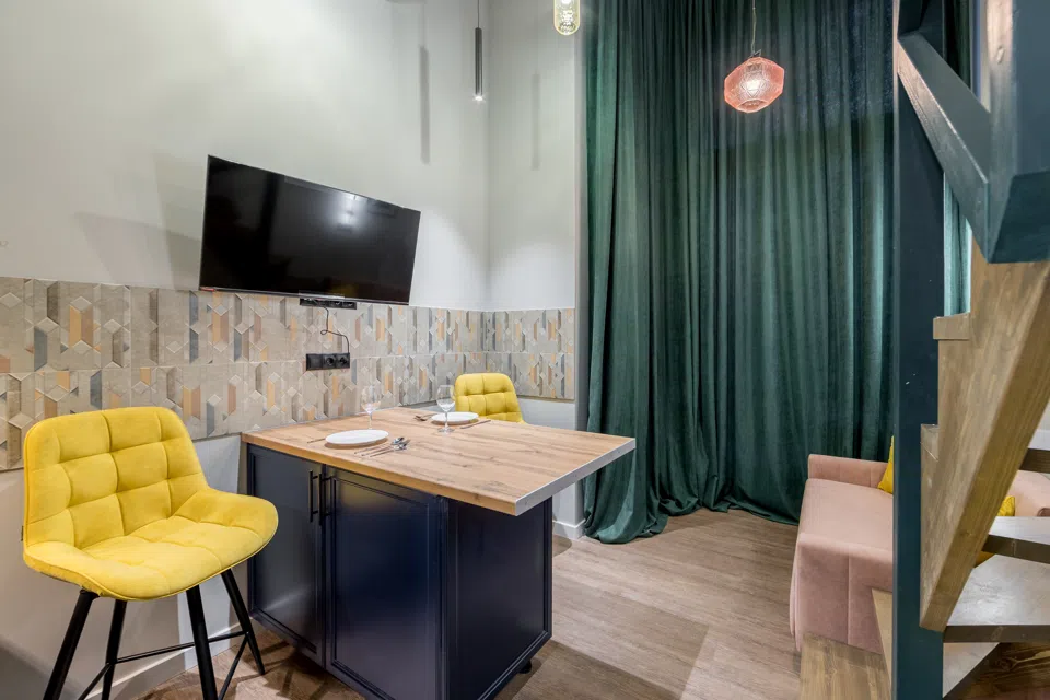 InHome24 Стильные двухуровневые апартаменты HomeCity