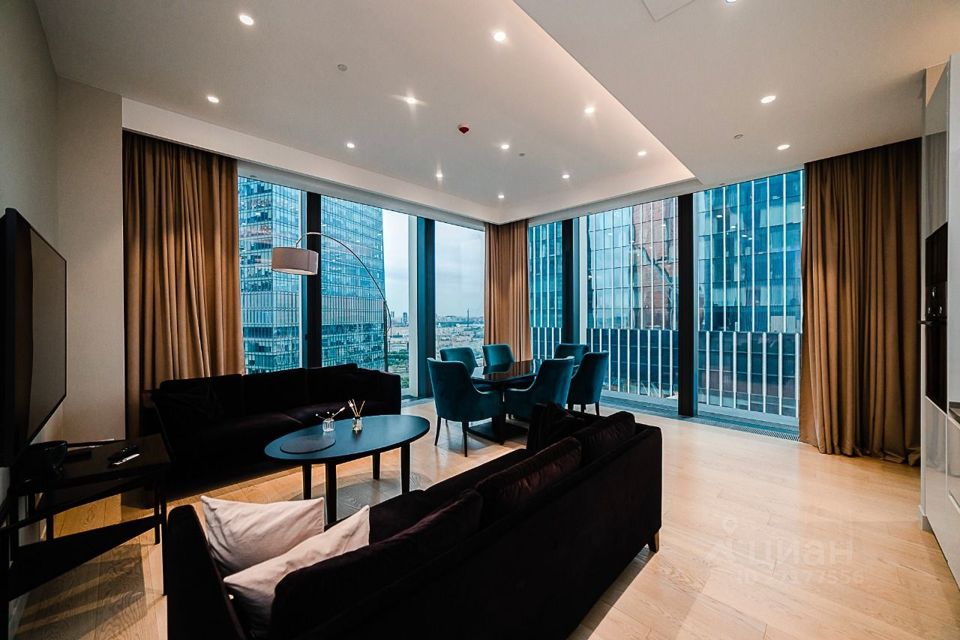 Угловой апартамент с видом на Москва Сити на 30 этаже 