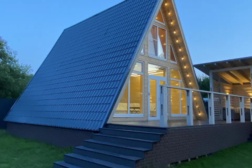 Дом с видом на реку в стиле A-Frame