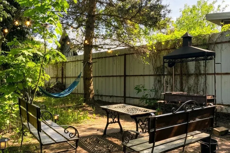 Современный коттедж в Горках с бассейном и сауной.