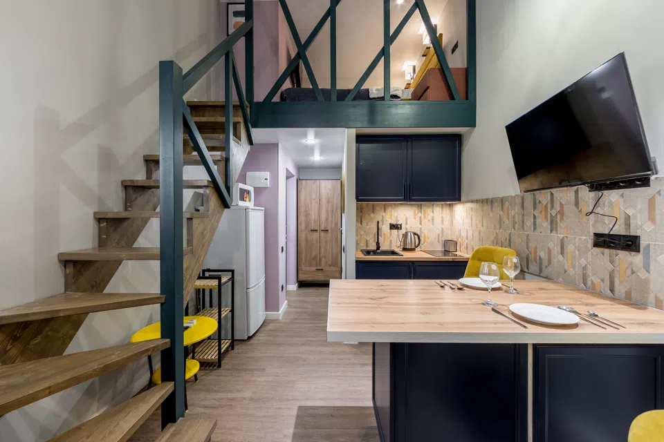 InHome24 Стильные двухуровневые апартаменты HomeCity