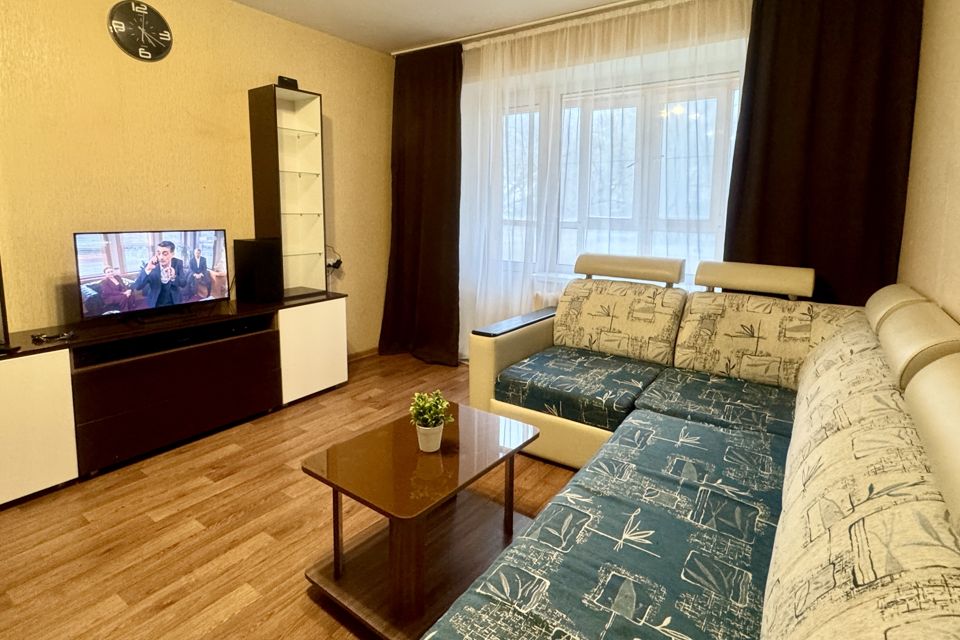 Уютная квартира рядом с военной частью, ЦГБ и Суворовским уч