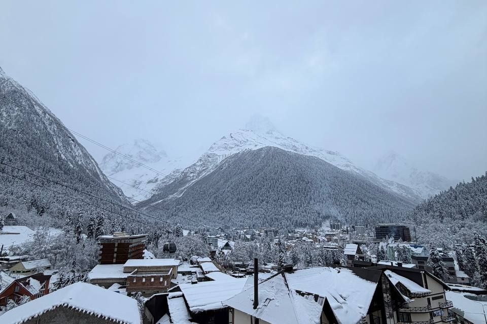 Евро трёшка в сердце Домбая 