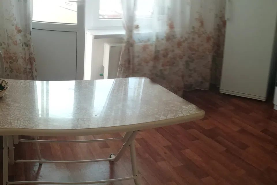 Сдам 1-ком. кв. г Геленджике ул М. Жукова 1к2
