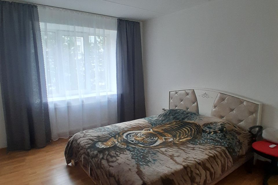 Сдаю посуточно. 2-х ком.уютная и большая квартира на 2 этаже