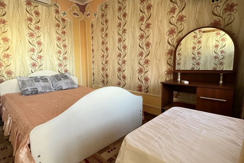 Комната у моря  2