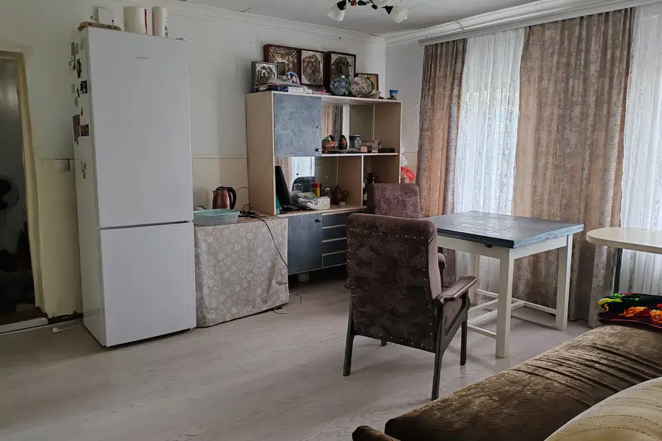 Уютный дом у реки.