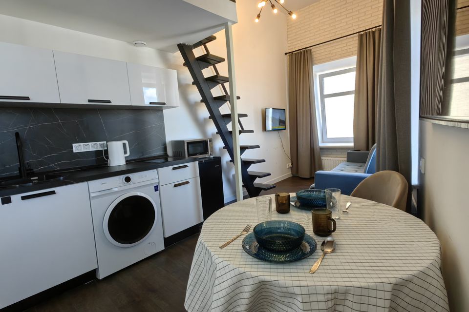 Двухуровневая студия с новым ремонтом в 6 минутах от метро.