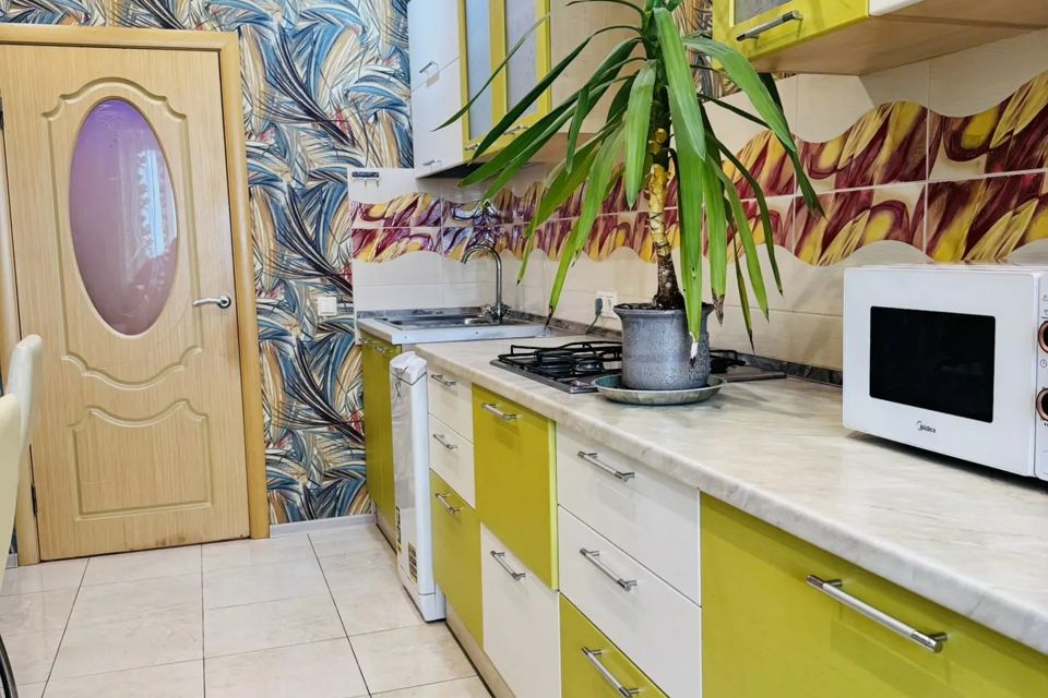 Шикарная двухкомнатная квартира с дизайнерским ремонтом 