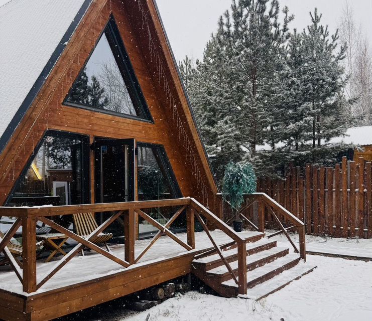 Сосновый дом в лесу