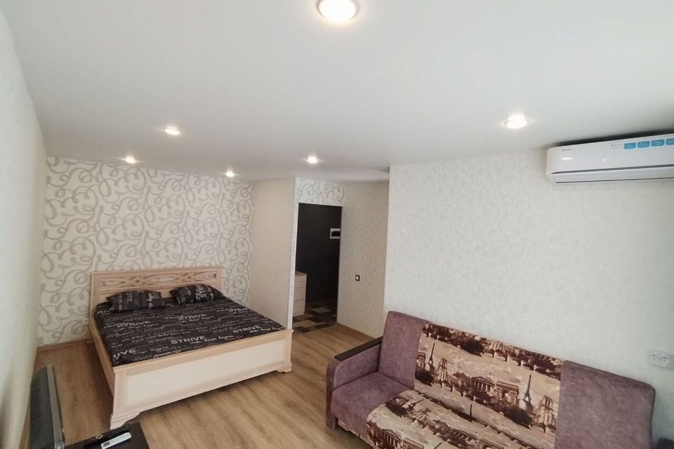 Квартира на Революции 12