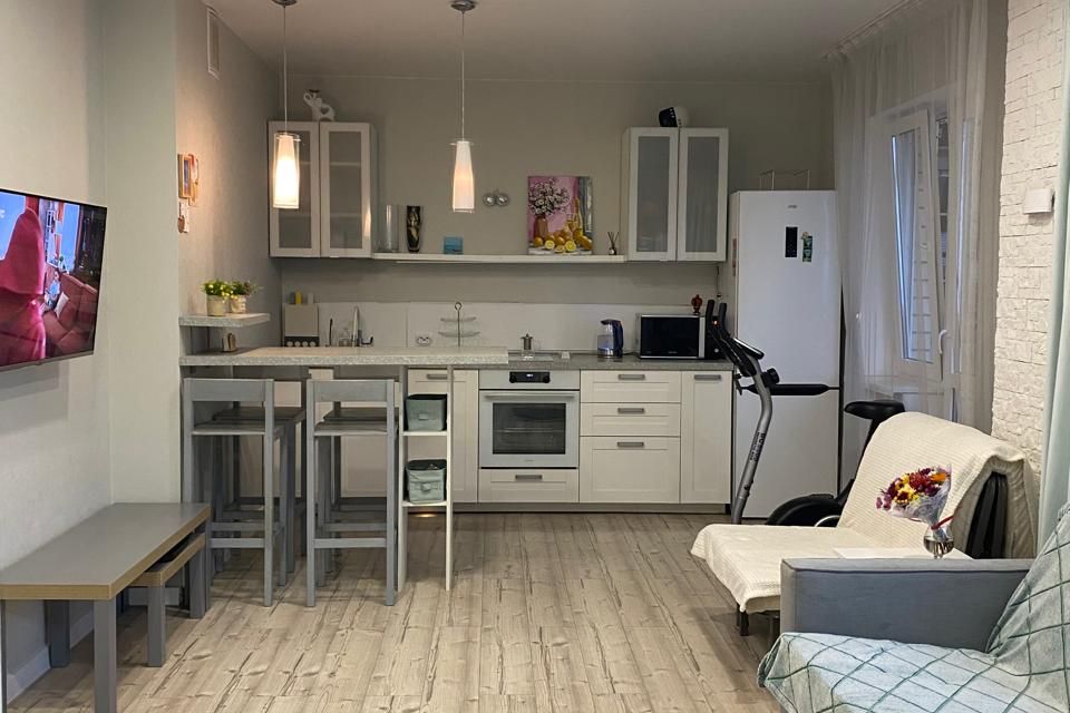 Уютная 1 комнатная квартира, с прекрасным видом на закат.