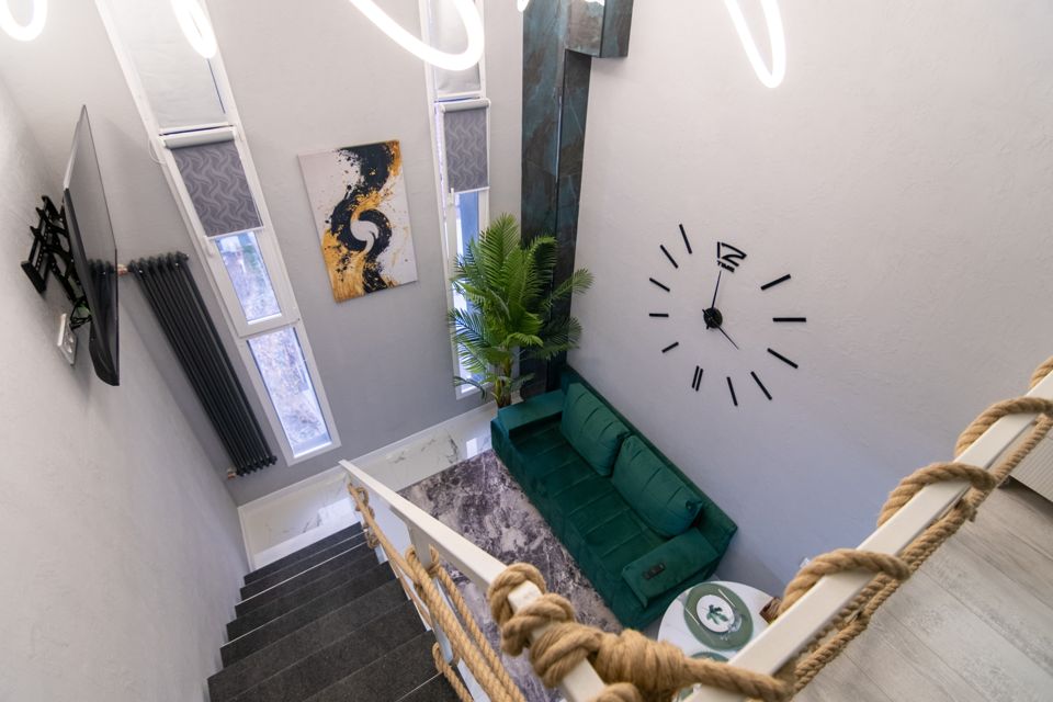 Двухэтажная квартира в стиле лофт