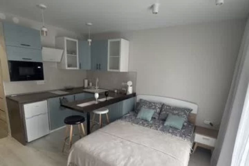 Светлая стильная студия в новом доме. 