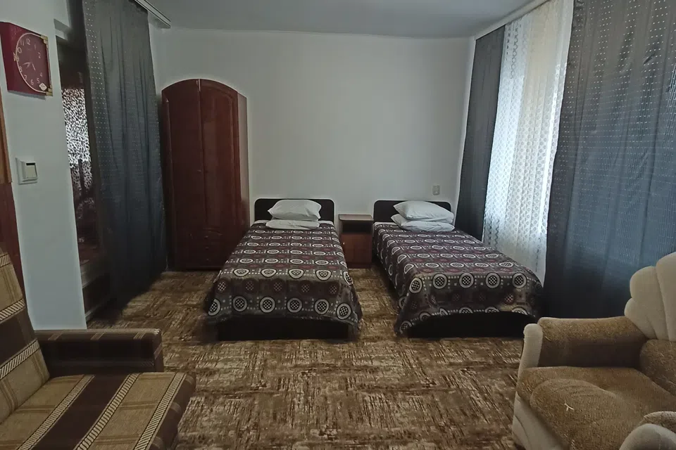 Море ,wi-fi , кипарисовый рай 