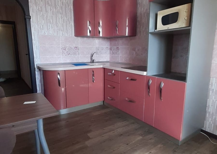 Просторная однушка на Красном Камне