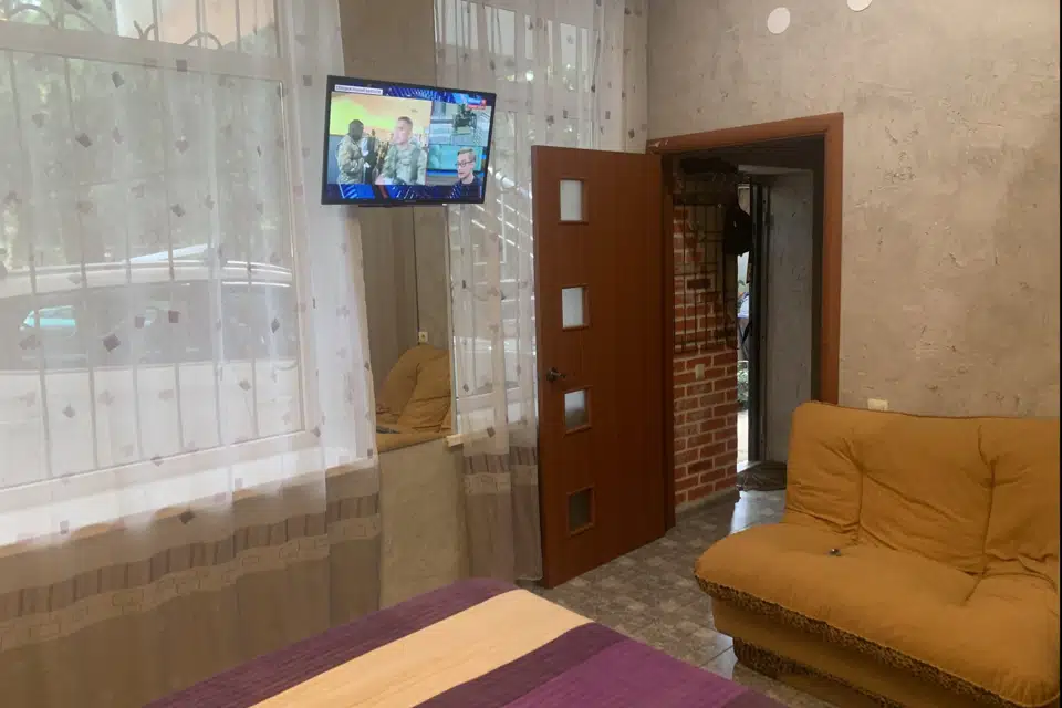 Апартаменты люкс двух комнатные в центре Ялты с парковкой