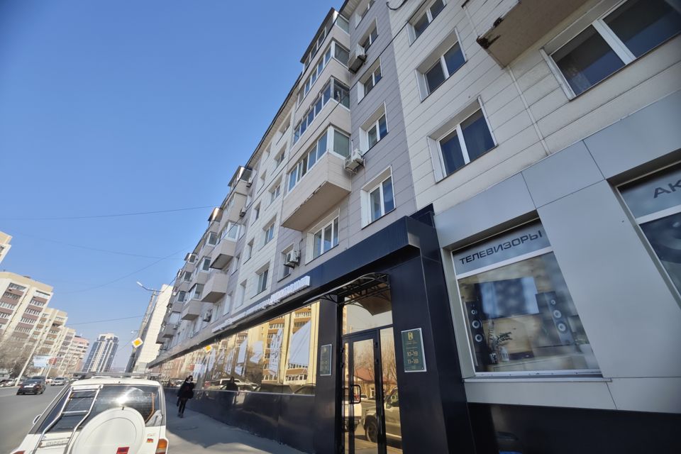 2-х комнатная квартира в центре города, у моря