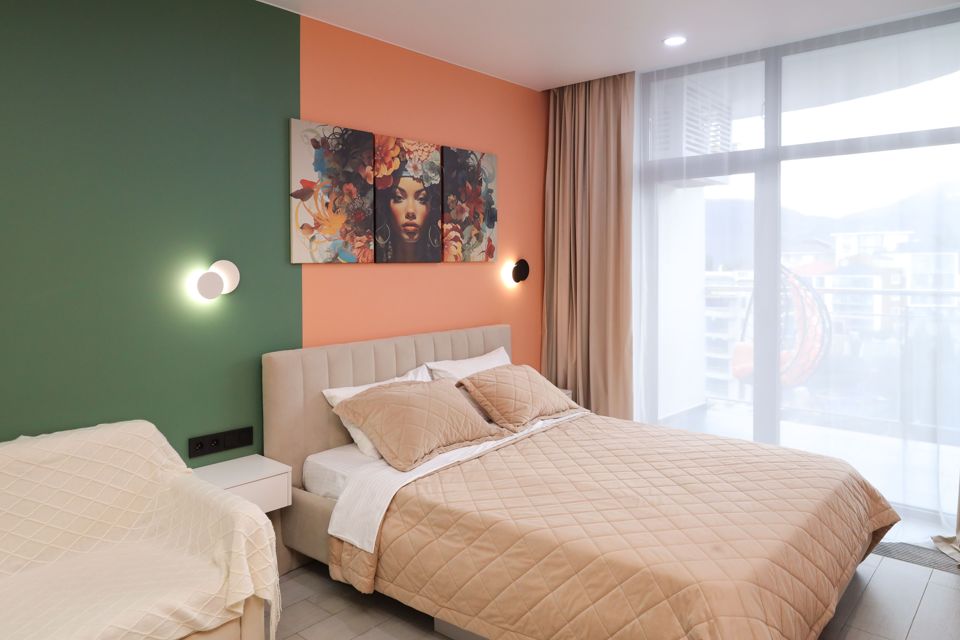 Студия с Видом на море и горы.