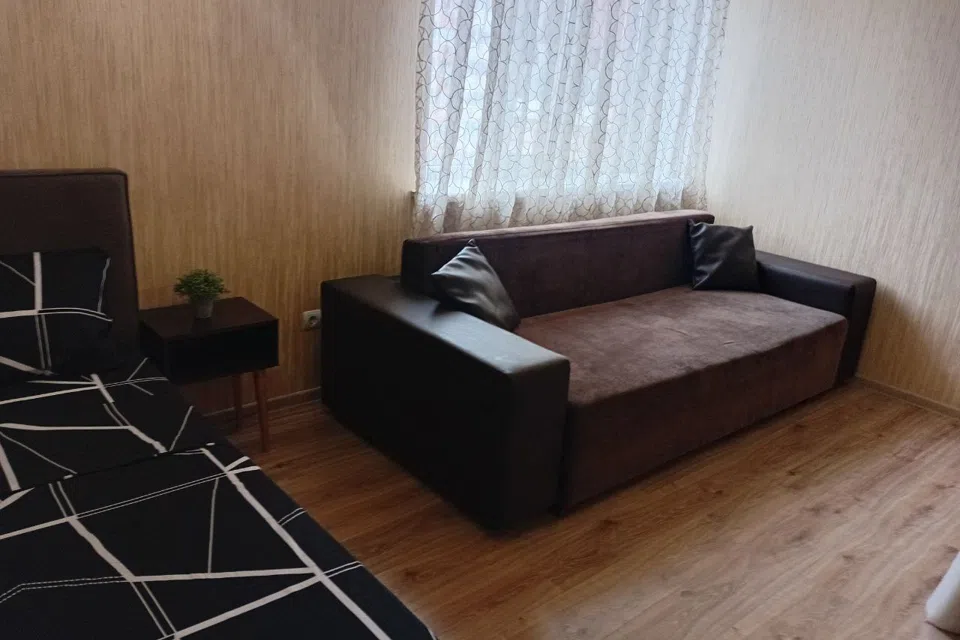 кватира посуточно с видом на парк и стадион