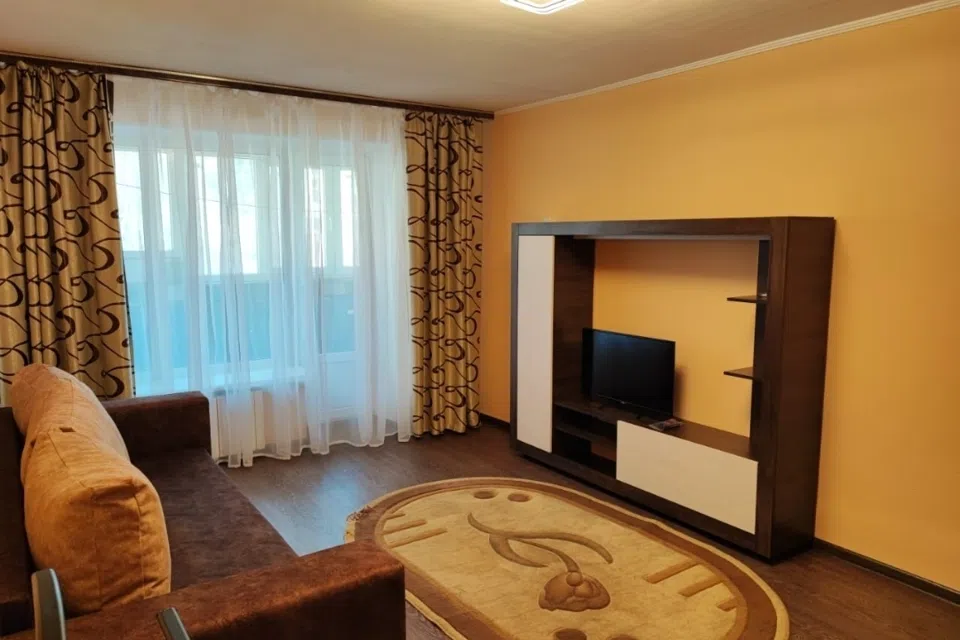 2-х комнатная квартира в центре Луганска