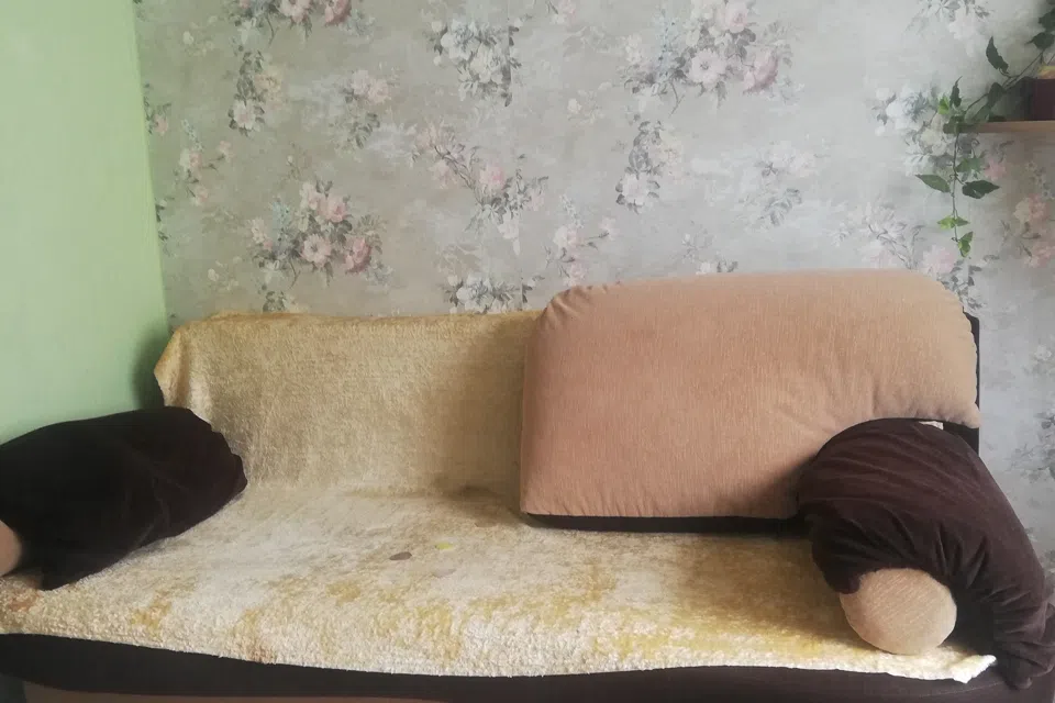 Уютная комната, в центре