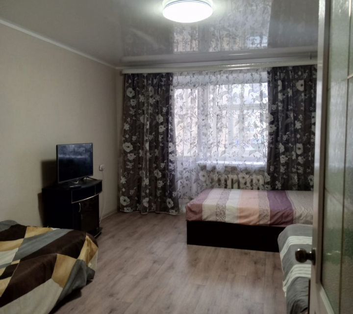 Уютная 2-к квартира на Горького 4