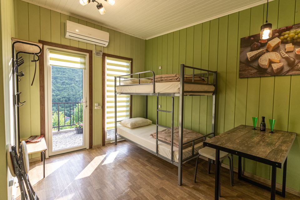 Семейная квартира с видом на горы в Абрау-Дюрсо