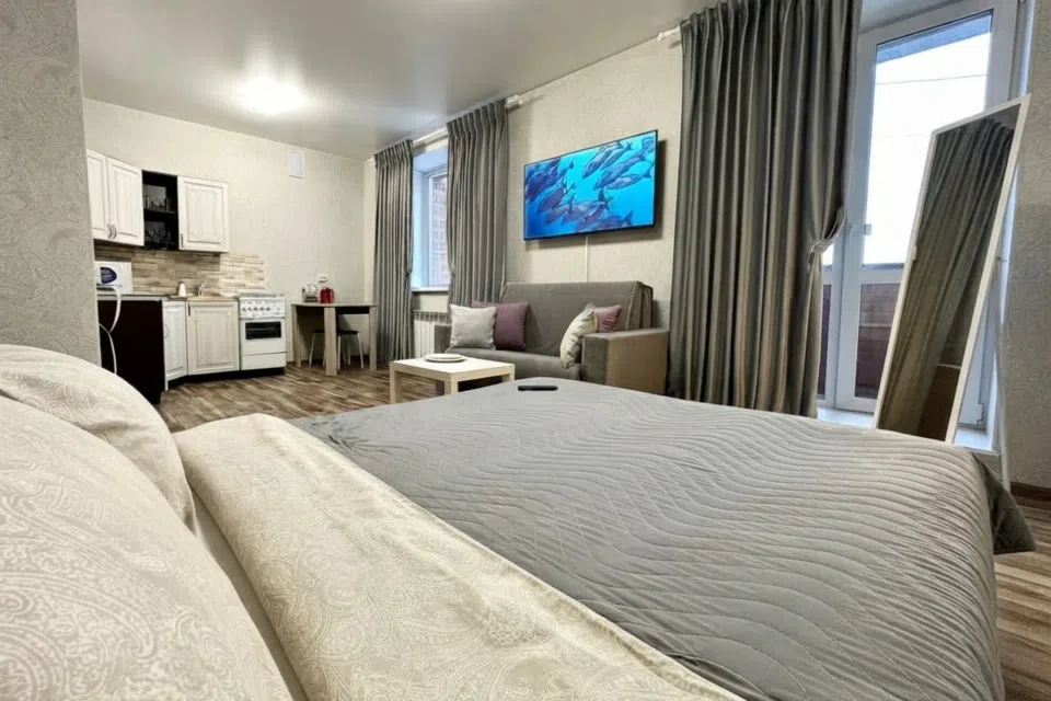 FlatRoom в центре на 8 этаже для 3 гостей