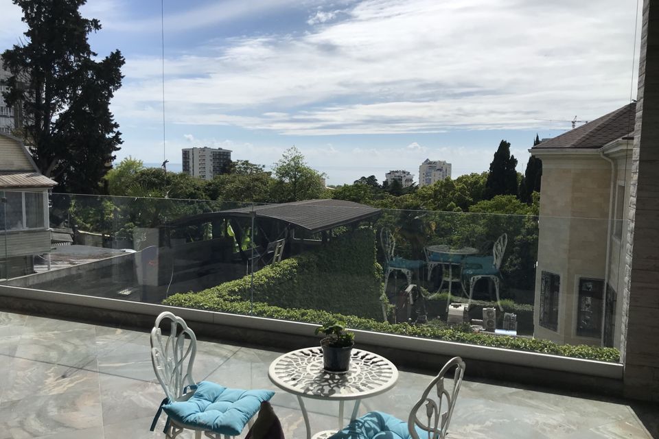 Сдам 2-комнатную квартиру у моря с террасой  р-н Светлана