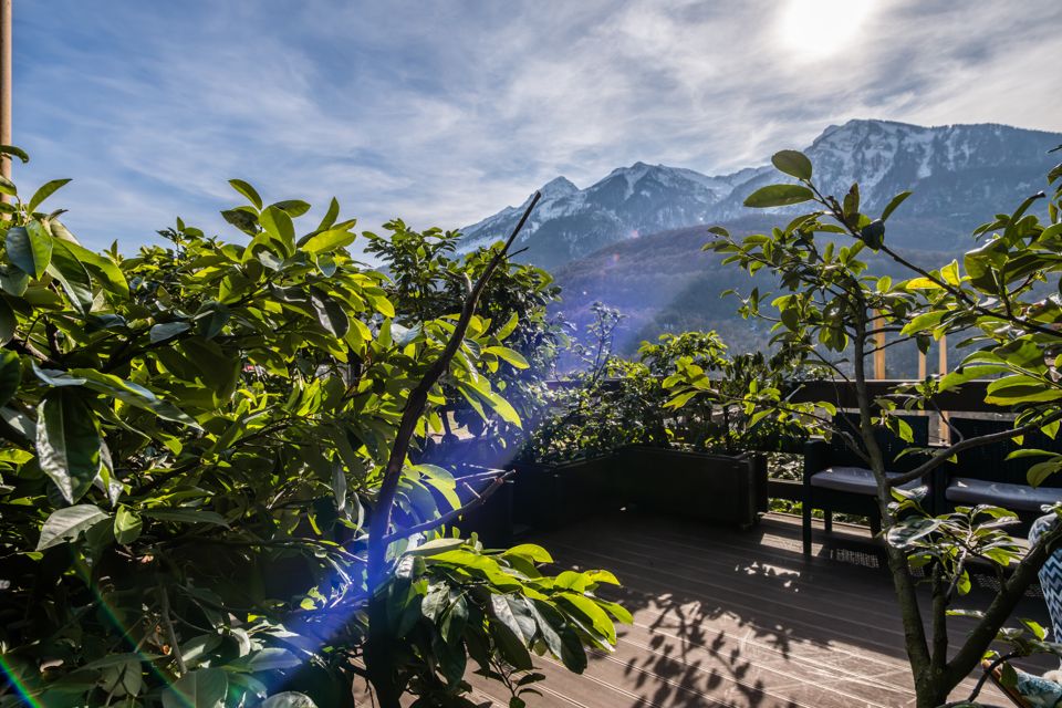 АПАРТАМЕНТЫ УЛУЧШЕННЫЙ ЛЮКС Терраса с видами на горы