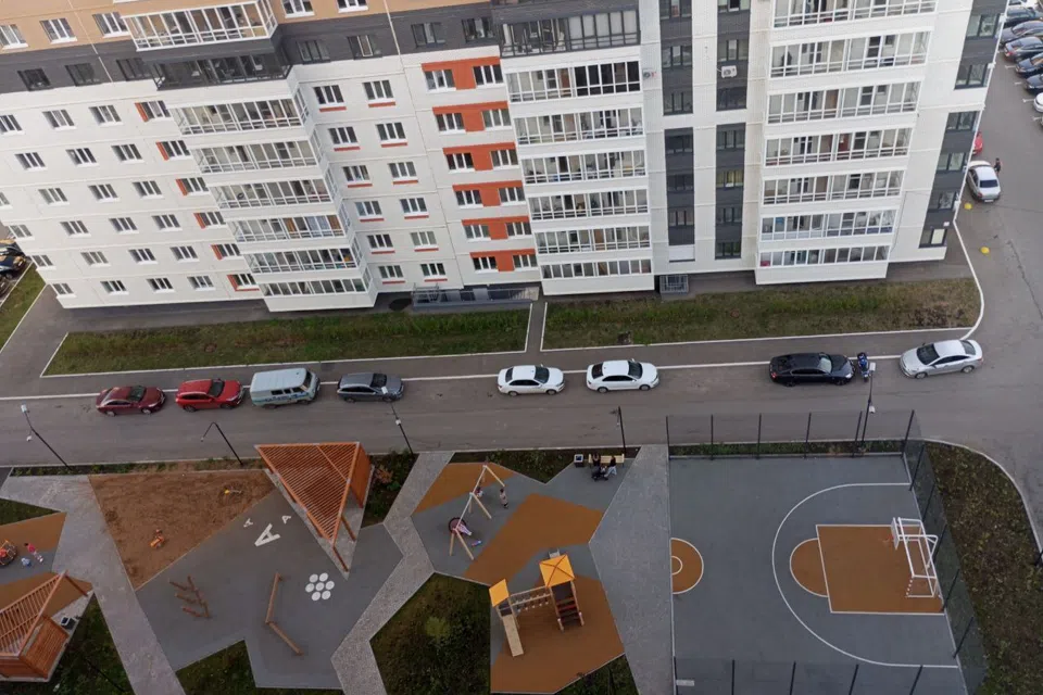 Современная новая квартира на 15 этаже с видом на город