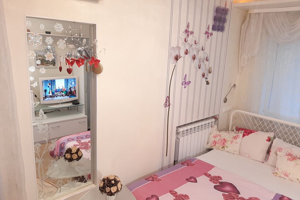 Центр,метро,4 кровати,до6 человек,кондиционер,балкон,кухня