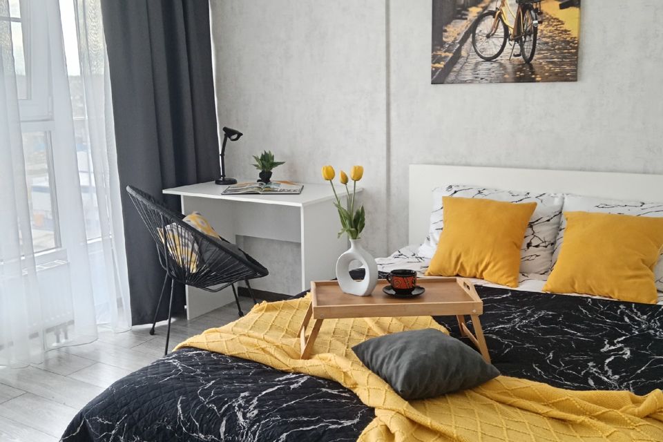 Уютная студия с панорамными окнами