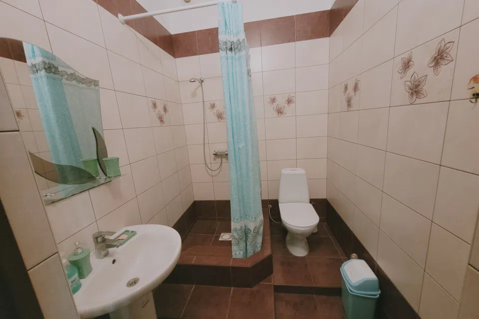 Большой 5 местный аппартамент,кухня,двор ,МОРЕ рядом