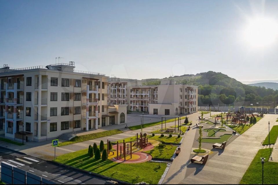 Уютная квартира с бассейном  и видом на горы