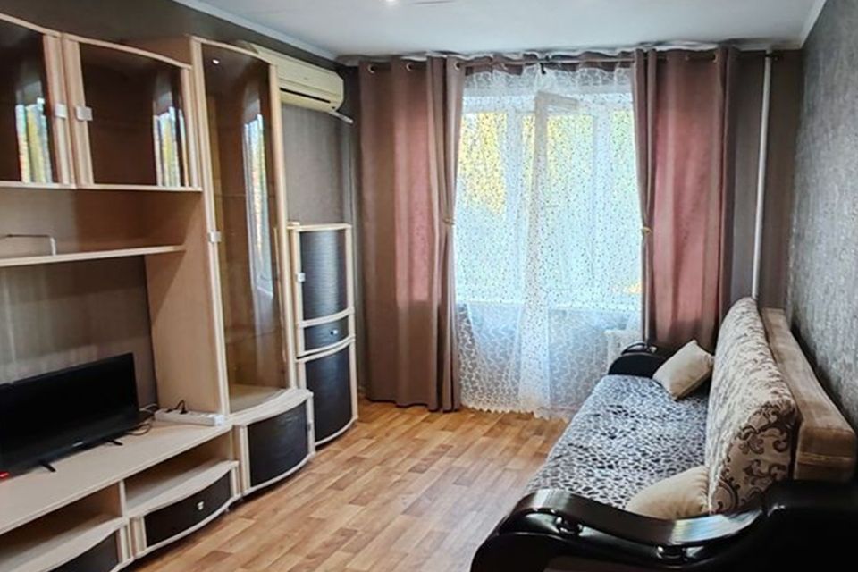 Двухкомнатная квартира рядом с ТЦ Виваленд