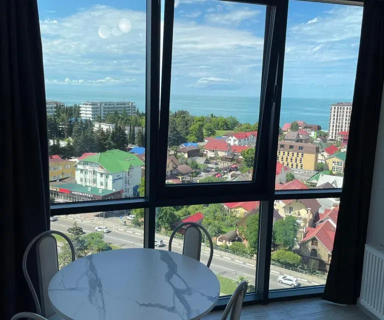 Студия с прямым видом на море недалеко от пляжа.