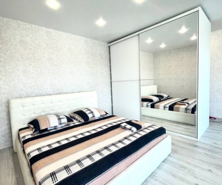 Уютная студия с современным ремонтом в новом доме